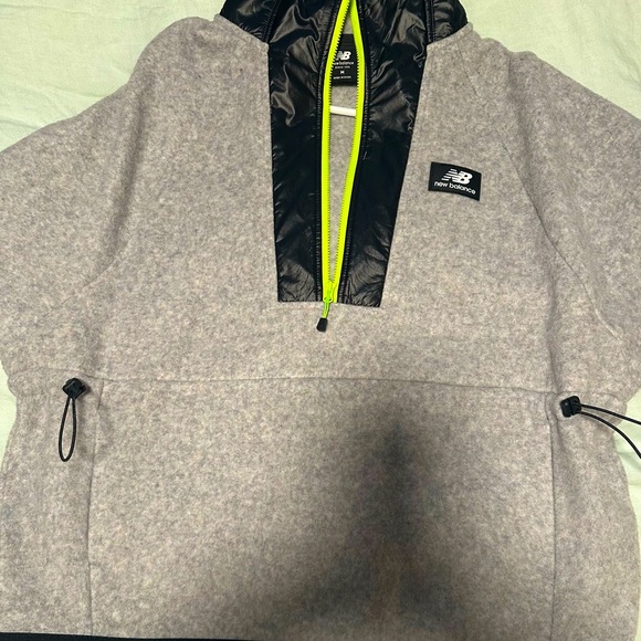 New Balance Wmns Spinnex Fleece Layer Top Women’s Size M Grey Multi
NWOT - Picture 7 of 10